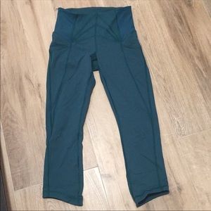 **SOLD**Lululemon high rise crop